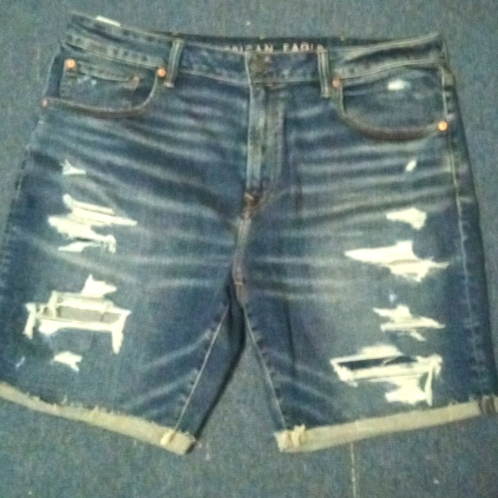 Nwt American eagle distressed jean shorts 38 🔥🔥🔥